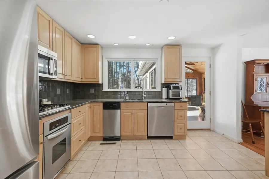 10 Rolling Lane, Framingham, MA 01701 - #3