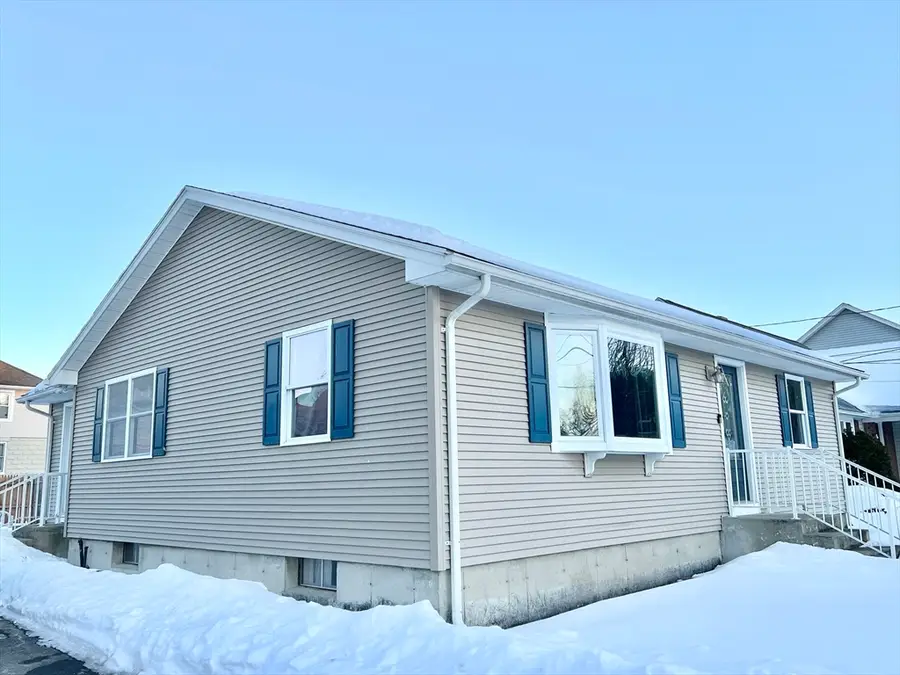 107 Enfield St, Springfield, MA 01151 - #3