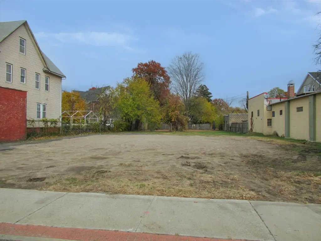 349 Walnut St, Springfield, MA 01105 - #1