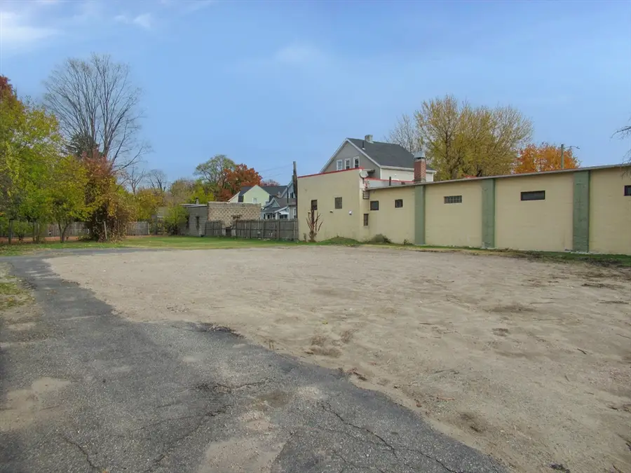 349 Walnut St, Springfield, MA 01105 - #3