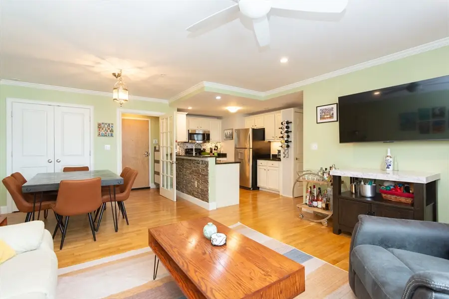 145 Hancock St #201, Braintree, MA 02184 - #3