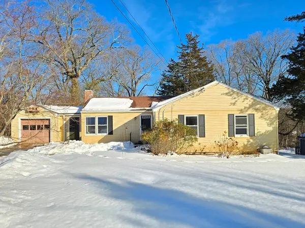 37 Riverview Dr, Ashland, MA 01721