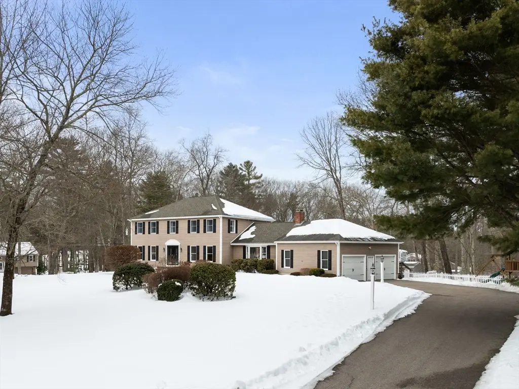 3 Niantic Street, Medfield, MA 02052 - #1