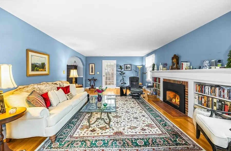 25 Woodbridge Ter, South Hadley, MA 01075 - #3