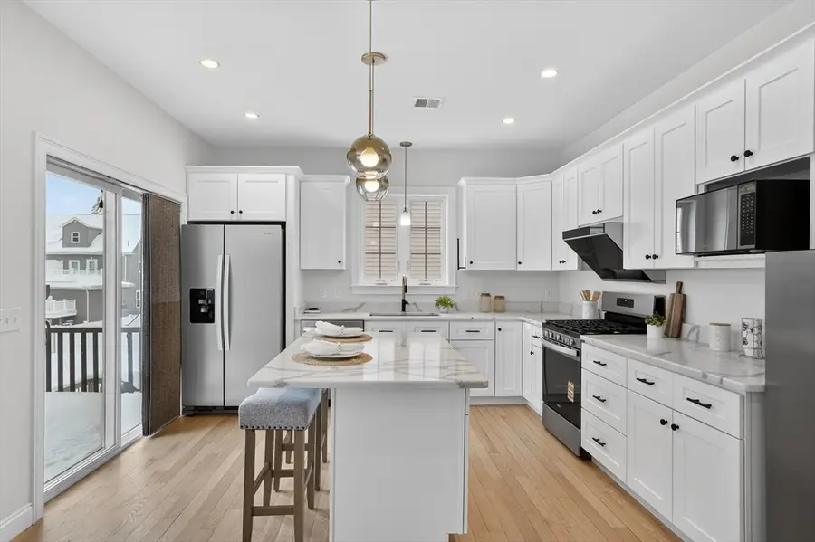 19 School Ave #2, Waltham, MA 02453 - #3