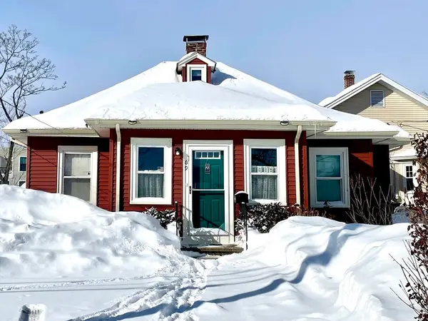 69 Ash Street, Reading, MA 01867