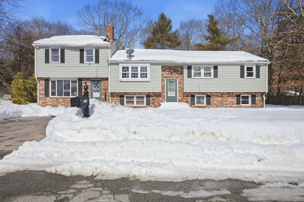 151 Windsor Dr, Whitman, MA 02382 - #1