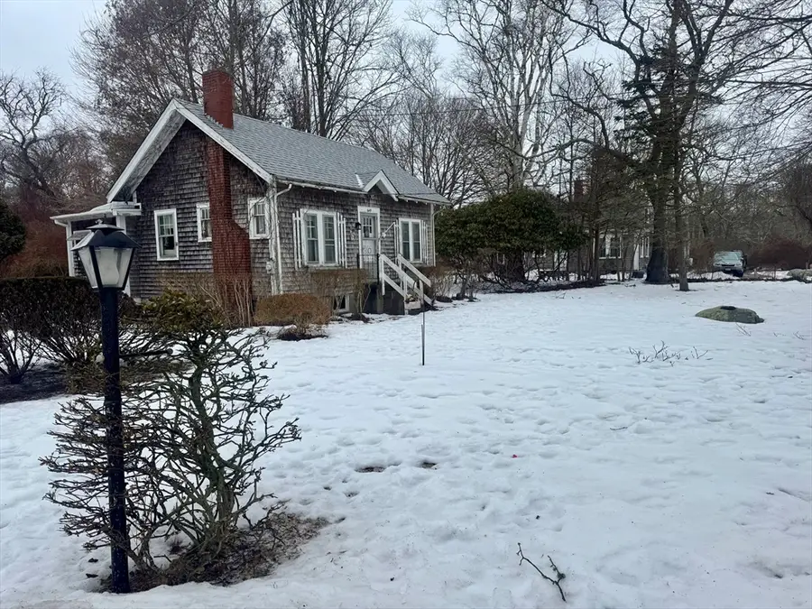 649 Horseneck Rd, Dartmouth, MA 02748 - #3