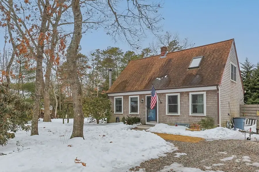 25 Rainbow Ln, Mashpee, MA 02649 - #2
