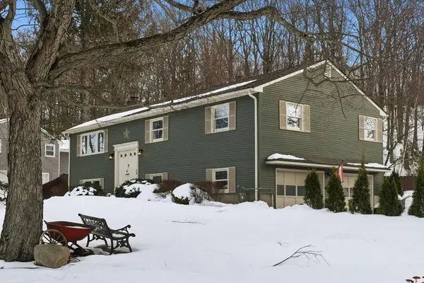 28 Old Jarvis Ave, Holyoke, MA 01040