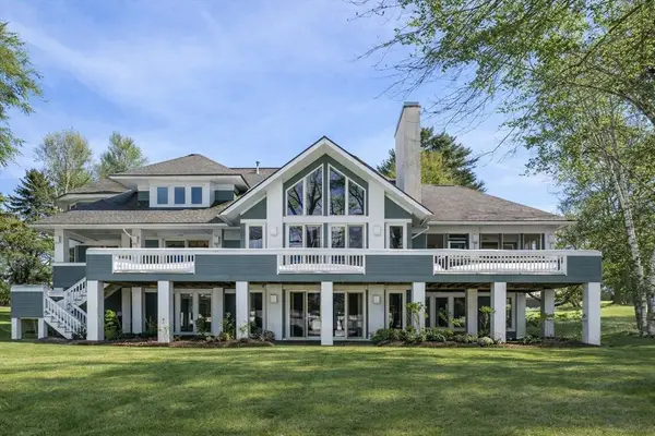 10 Choate Ln, Ipswich, MA 01938