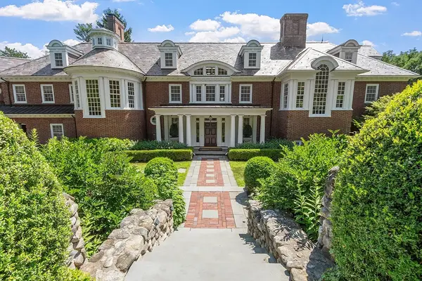 29 Willard Cmn, Concord, MA 01742