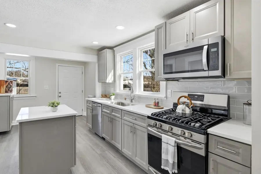 161 Dorset St, Springfield, MA 01108 - #3