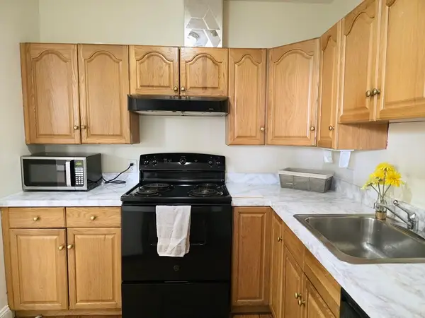 8 Tara Dr #4, Weymouth, MA 02188