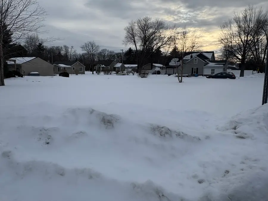 14 Arthur St, Ludlow, MA 01056 - #3