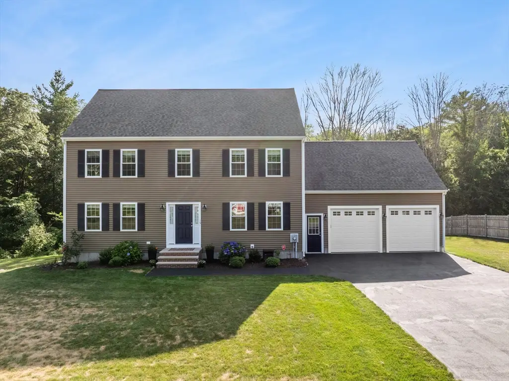 15 Carlton St, Raynham, MA 02767 - #1