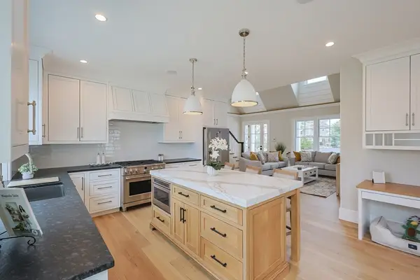 72 Woodside Dr., Falmouth, MA 02536