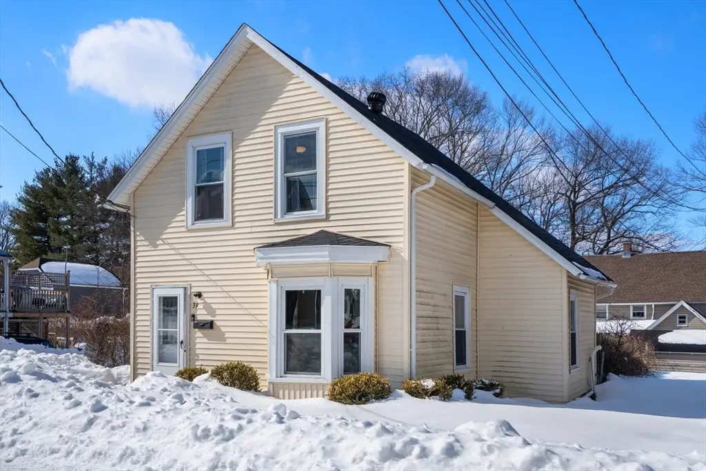 39 Rogers Ave, Ludlow, MA 01056 - #1