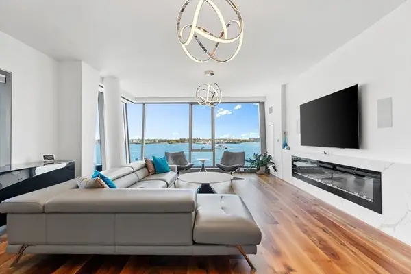 300 Pier 4 Blvd #5C, Boston, MA 02210