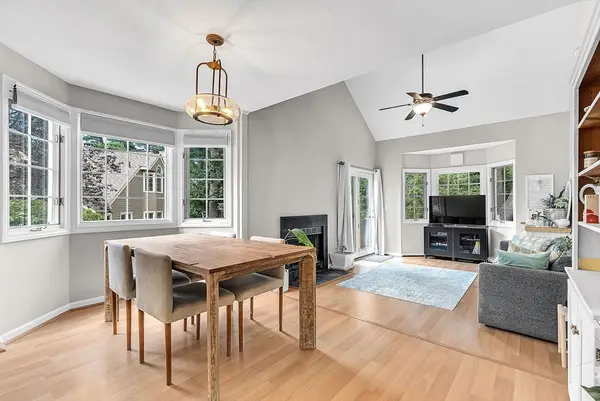 5 Weybridge Ln #5, Hopkinton, MA 01748