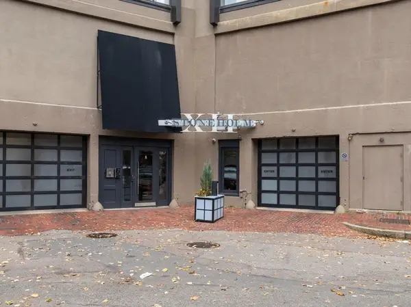 12 Stoneholm #Pk:1, Boston, MA 02115