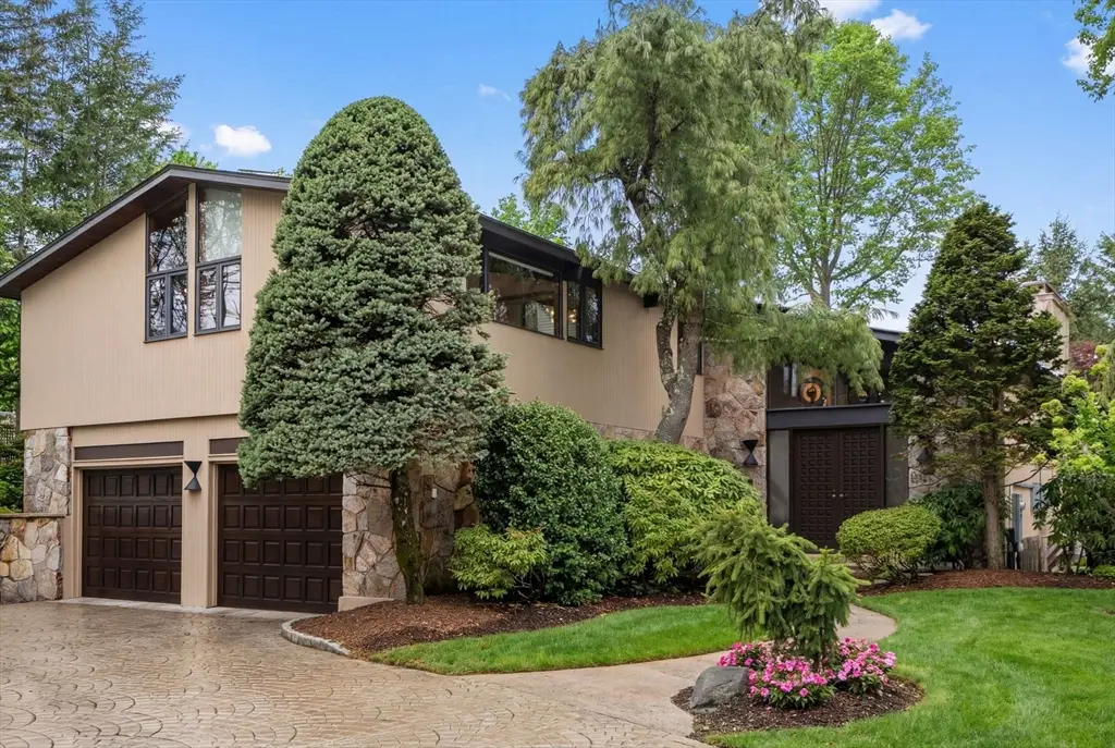 133 Oak Hill St, Newton, MA 02459 - #1