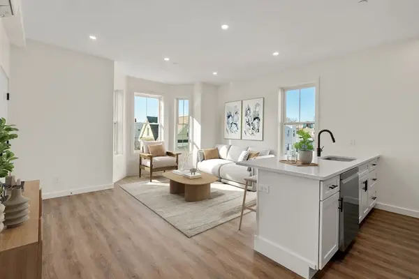 43-45 Blossom St #4, Chelsea, MA 02150