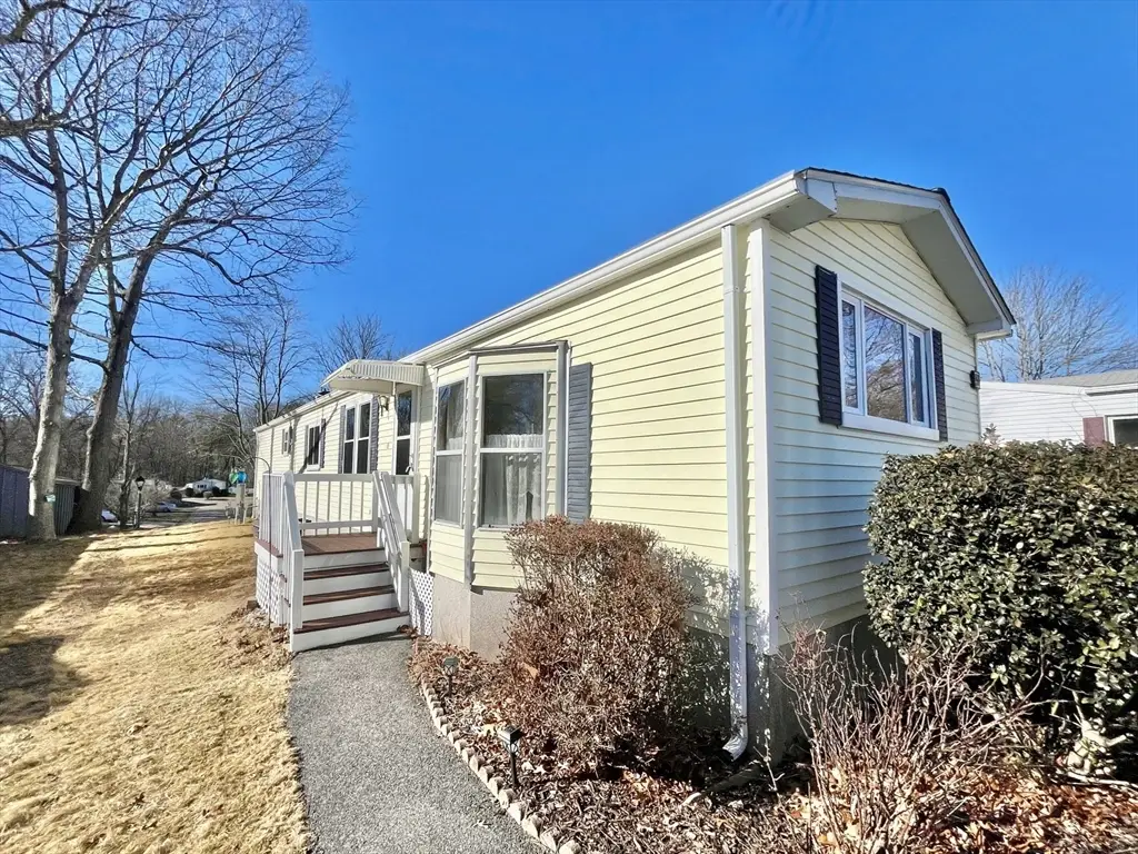 9 Chestnut Circle, Rockland, MA 02370 - #1
