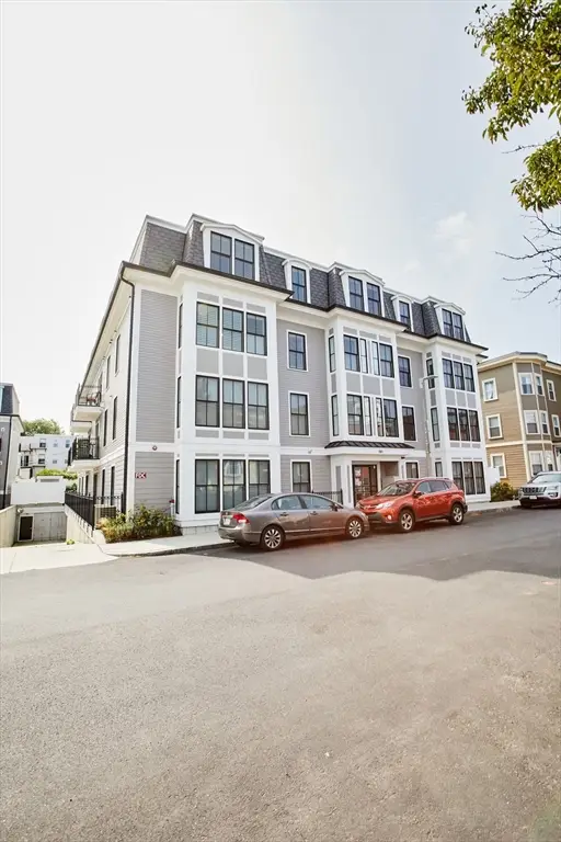 881 E 2nd St #13, Boston, MA 02127