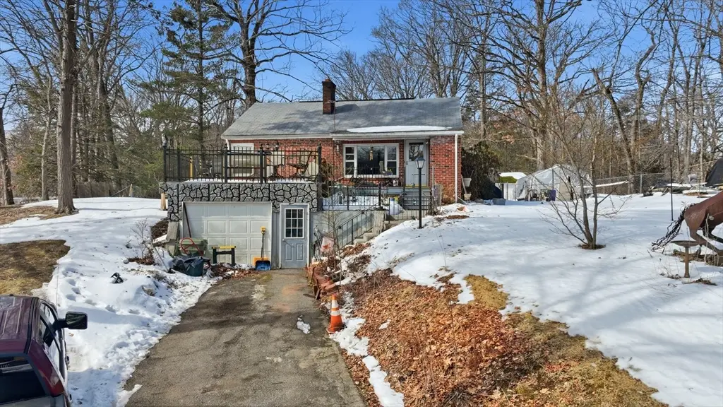 1026 Suffield St, Agawam, MA 01001 - #1