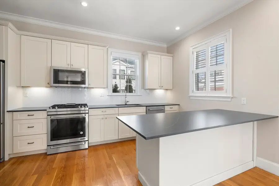 23 Chickatawbut St #2, Boston, MA 02122 - #3