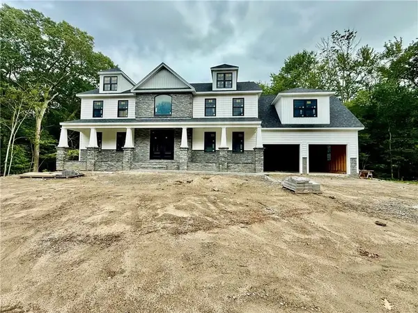 12 Beechwood Dr, Cranston, RI 02921