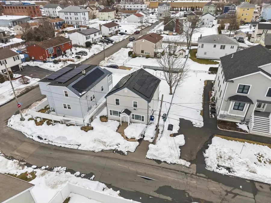 10 Aberdeen St, Fall River, MA 02721 - #3