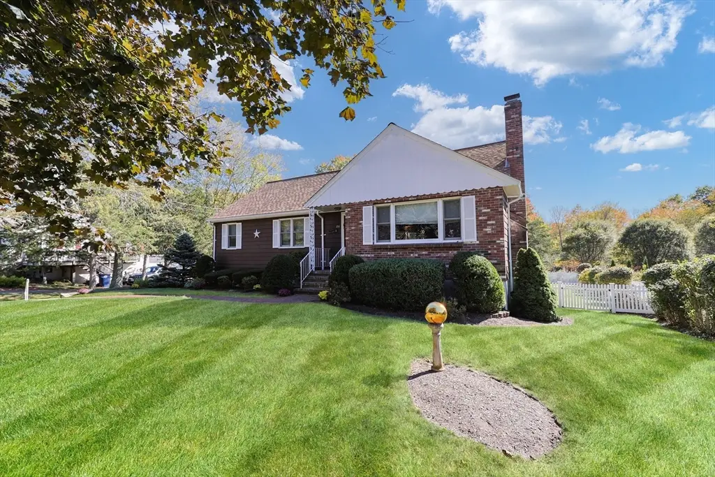 253 Village St, Medway, MA 02053 - #1