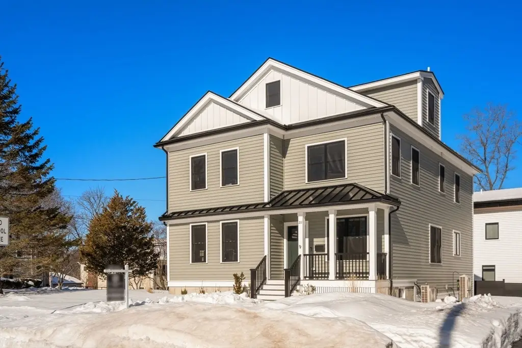 211 Florence Ave, Arlington, MA 02476 - #1