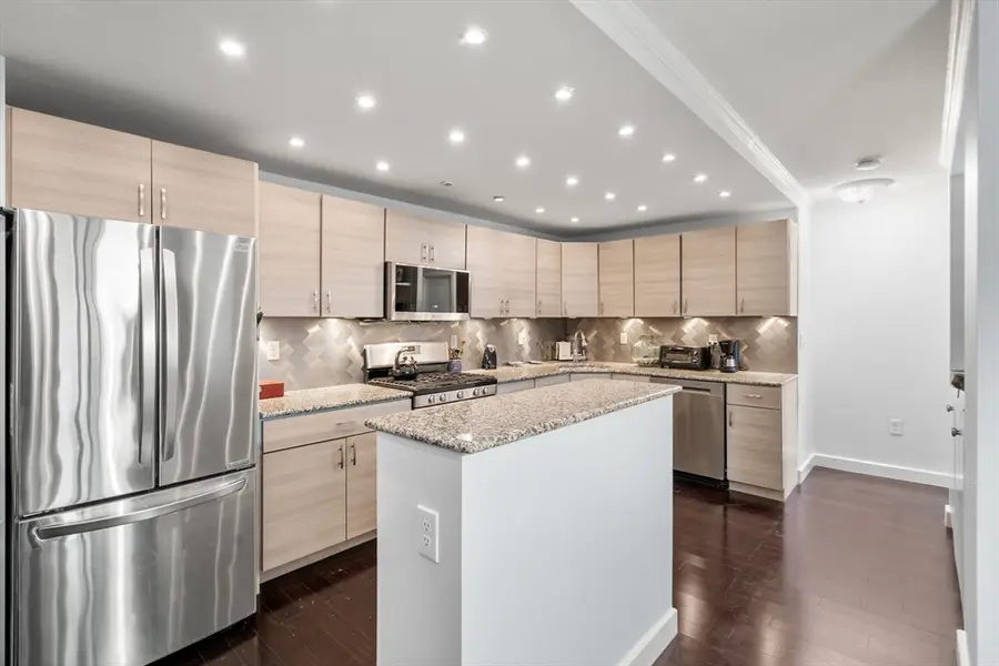 9 Hawthorne Place #7E, Boston, MA 02114 - #2