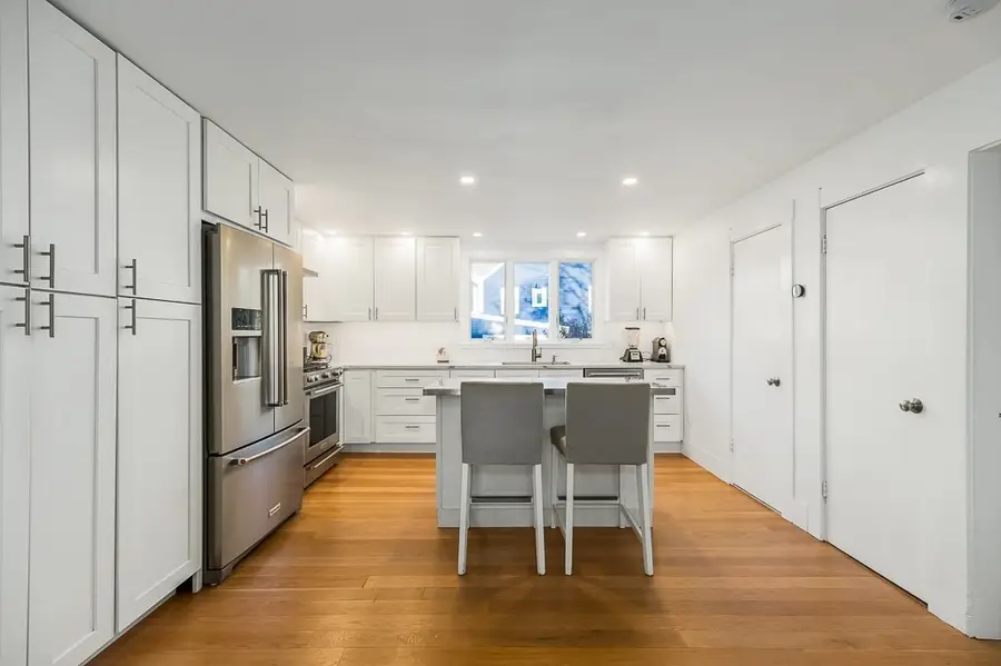 8 Forest St, Manchester, MA 01944 - #2