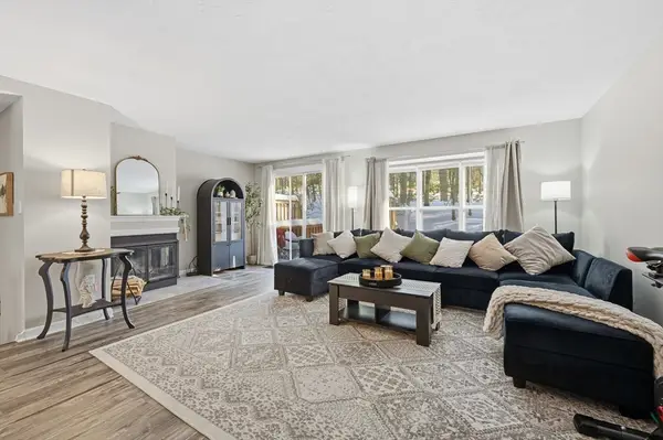 19 Thayer Pond Dr #3, Oxford, MA 01537