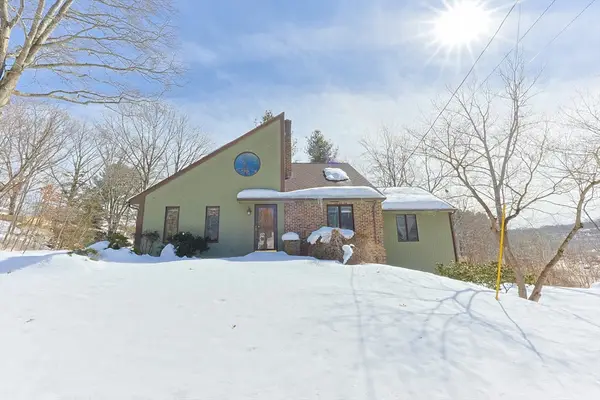 28 Gilfillan Rd, North Smithfield, RI 02896