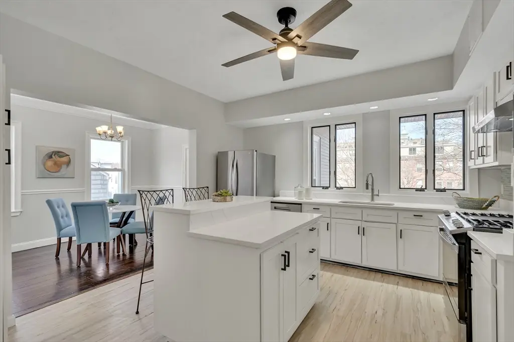 124 Chestnut St #2, Brookline, MA 02445 - #1