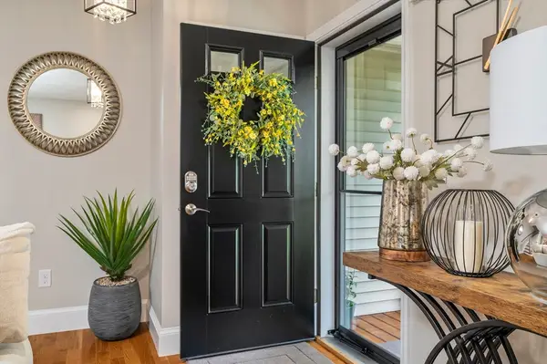 16 Farnum St, Uxbridge, MA 01569