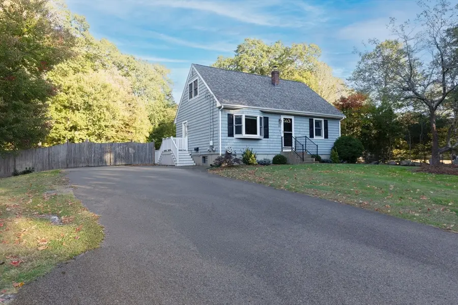 61 Suffolk St, Whitman, MA 02382 - #2