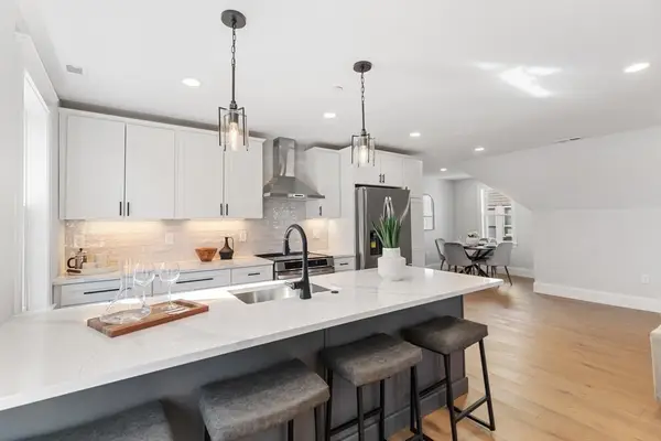 227 Highland Ave #3, Somerville, MA 02413