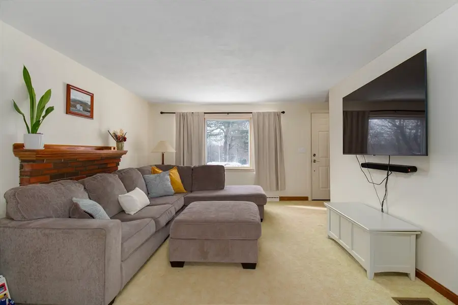 839 Lincoln St, Franklin, MA 02038 - #3