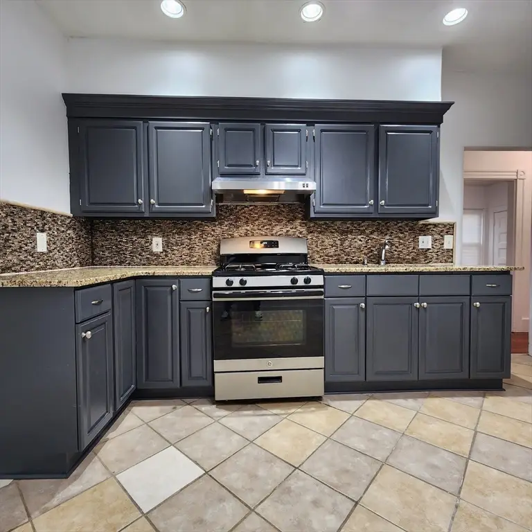 15 Mclellan St, Boston, MA 02121 - #2