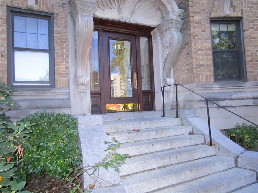 122 Riverway #5, Boston, MA 02215 - #2