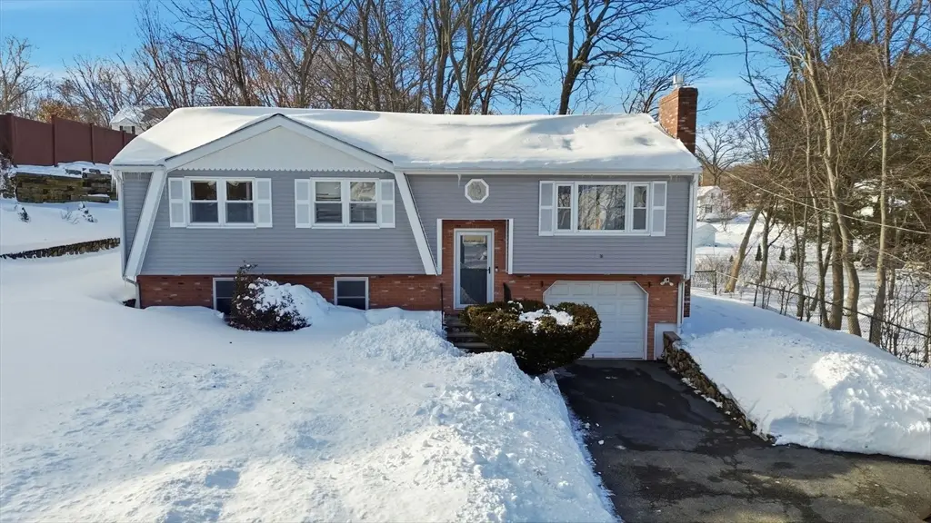 31 Tremont St, Woburn, MA 01801 - #1