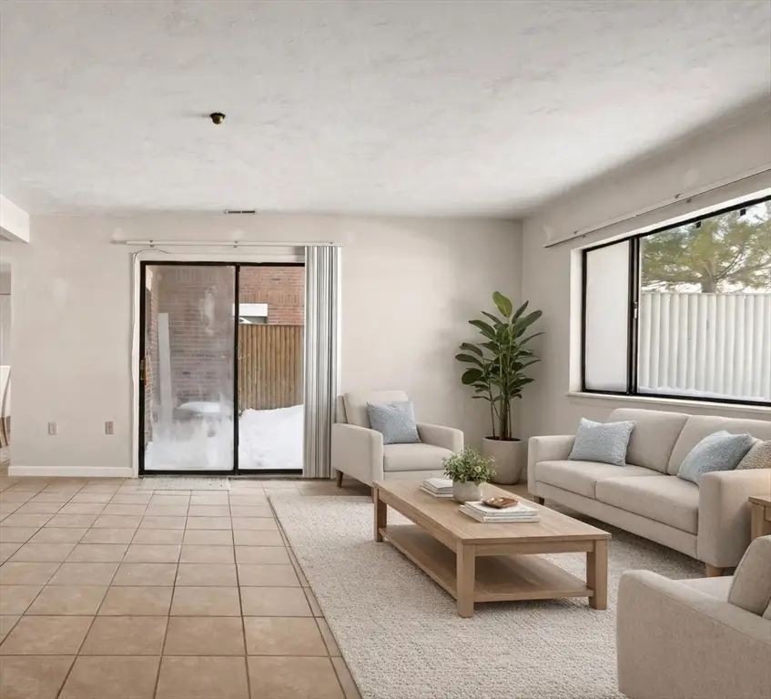 34 Rosewood Dr #34, Stoughton, MA 02072 - #3