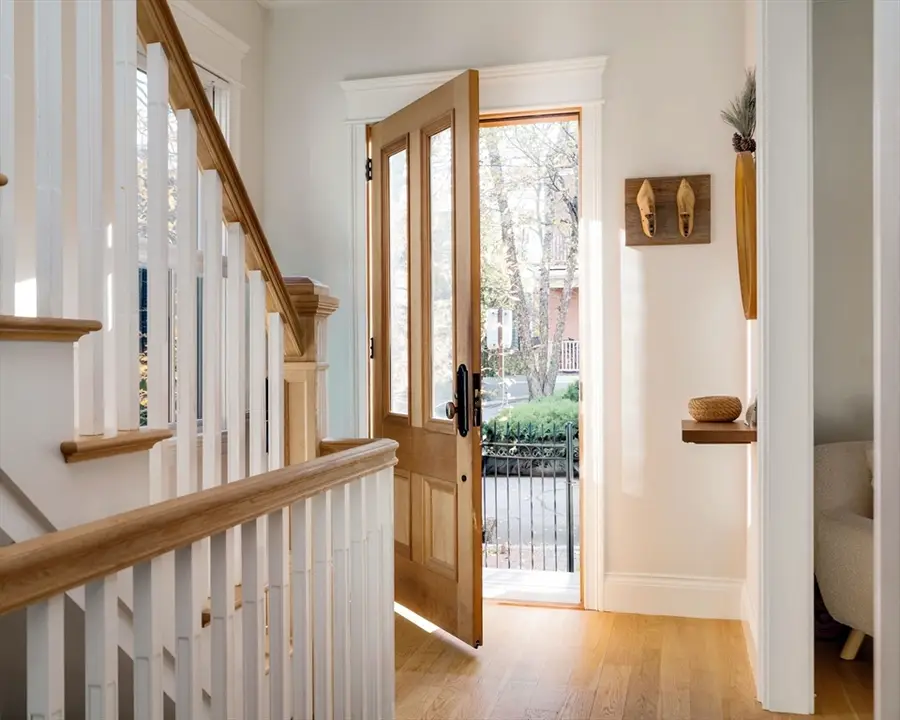 17 Ellsworth Avenue #Front, Cambridge, MA 02139 - #2