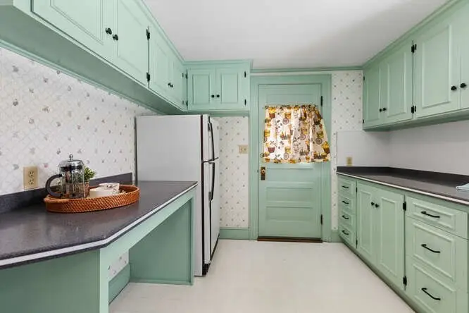 61 Ellsworth Ave, Beverly, MA 01915 - #3